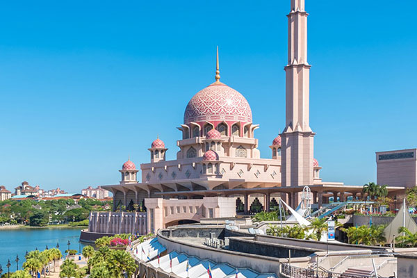Apakah dokumen yang perlu saya hantar untuk pengajian sarjana muda di Malaysia?